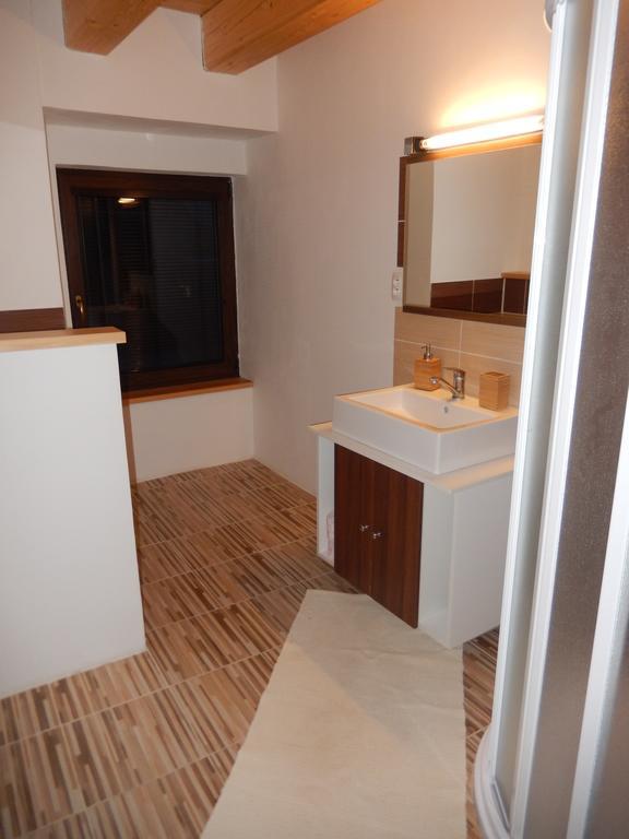 Apartment U Lochu Knovicky Exterior foto